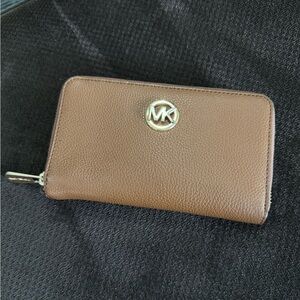 Michael Kors Fulton large leather smartphone wristlet wallet brown gold hardware